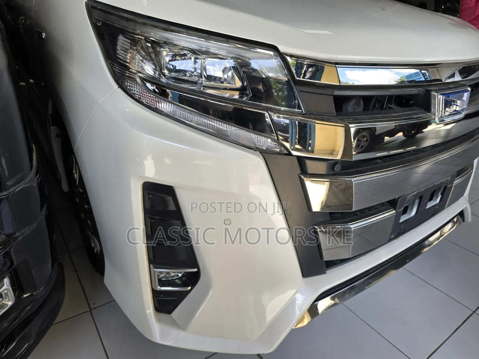 Toyota Noah 1.8 FWD Hybrid (7 seater) 2020 White