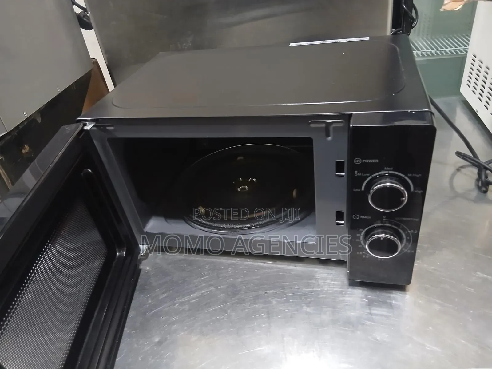 Clean 20l Ramtons Microwave