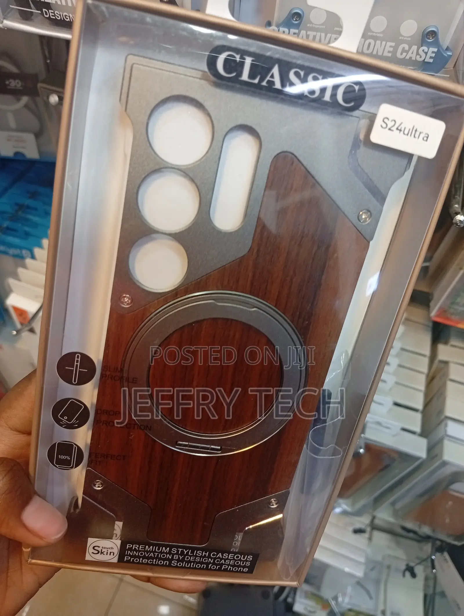 Classic Wood and Aluminum Case for the Samsung Galaxy S24 Ultra.