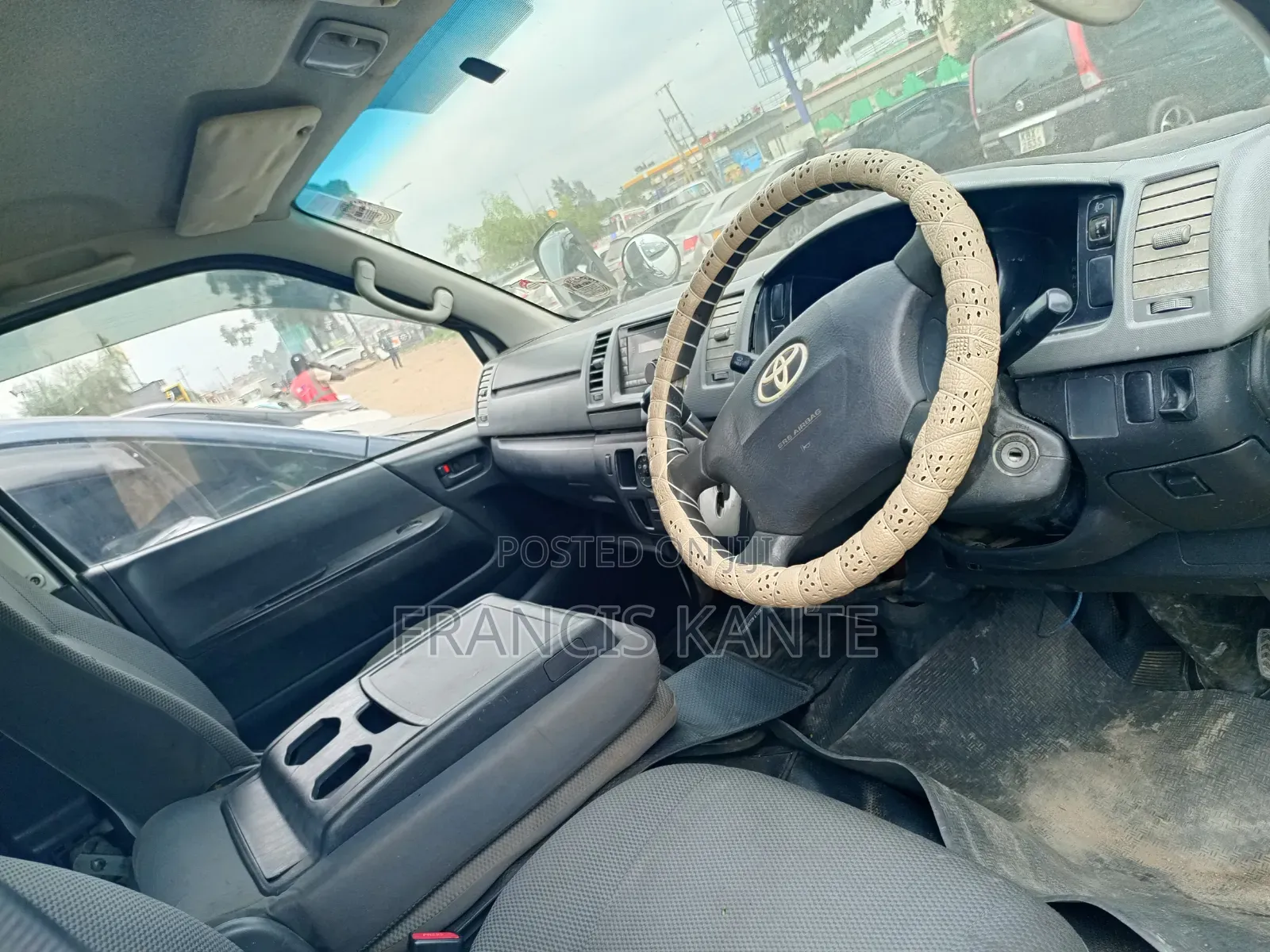 Toyota HiAce 2012 Silver