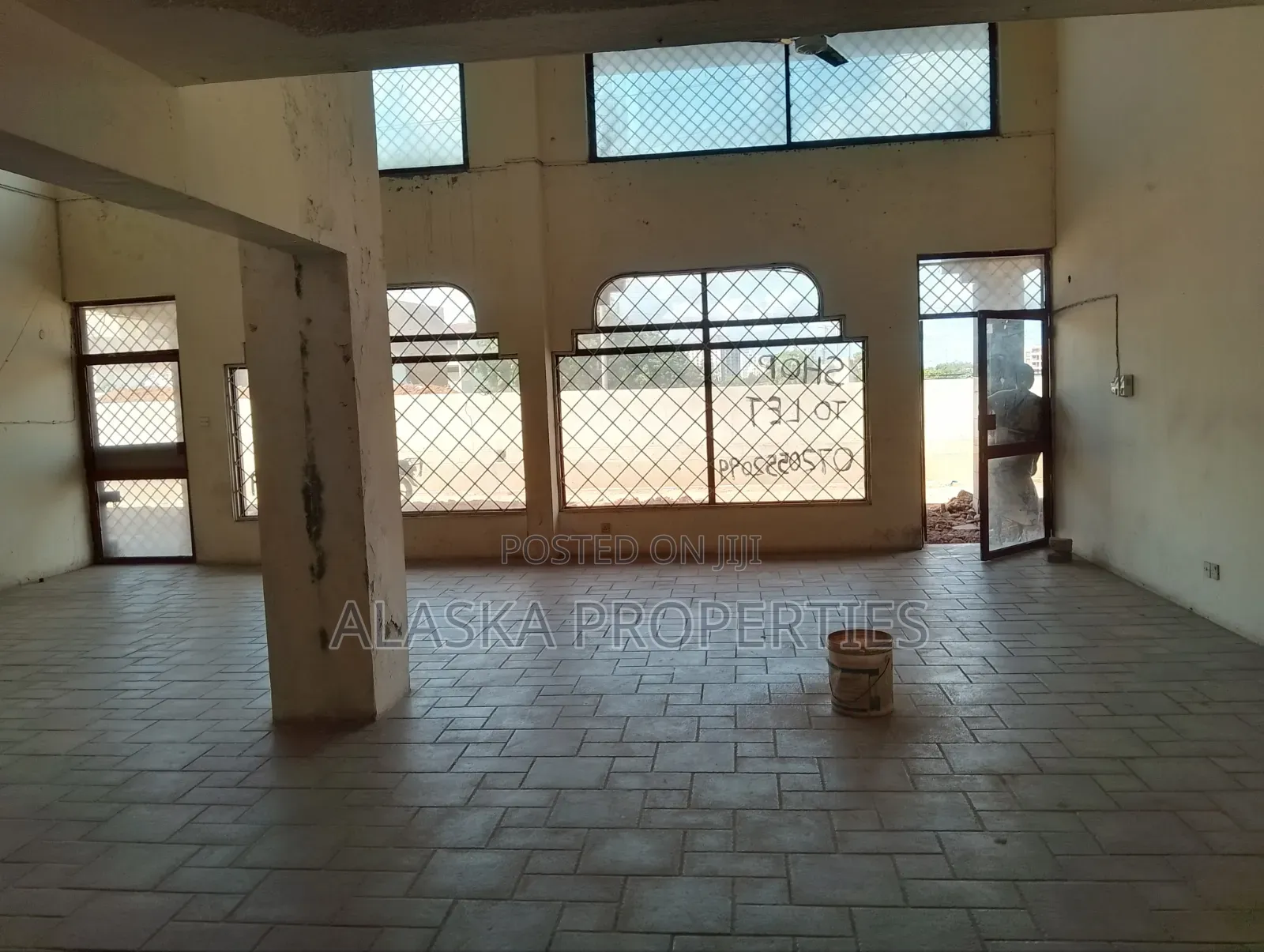 Godown to Let in Mbombolulu