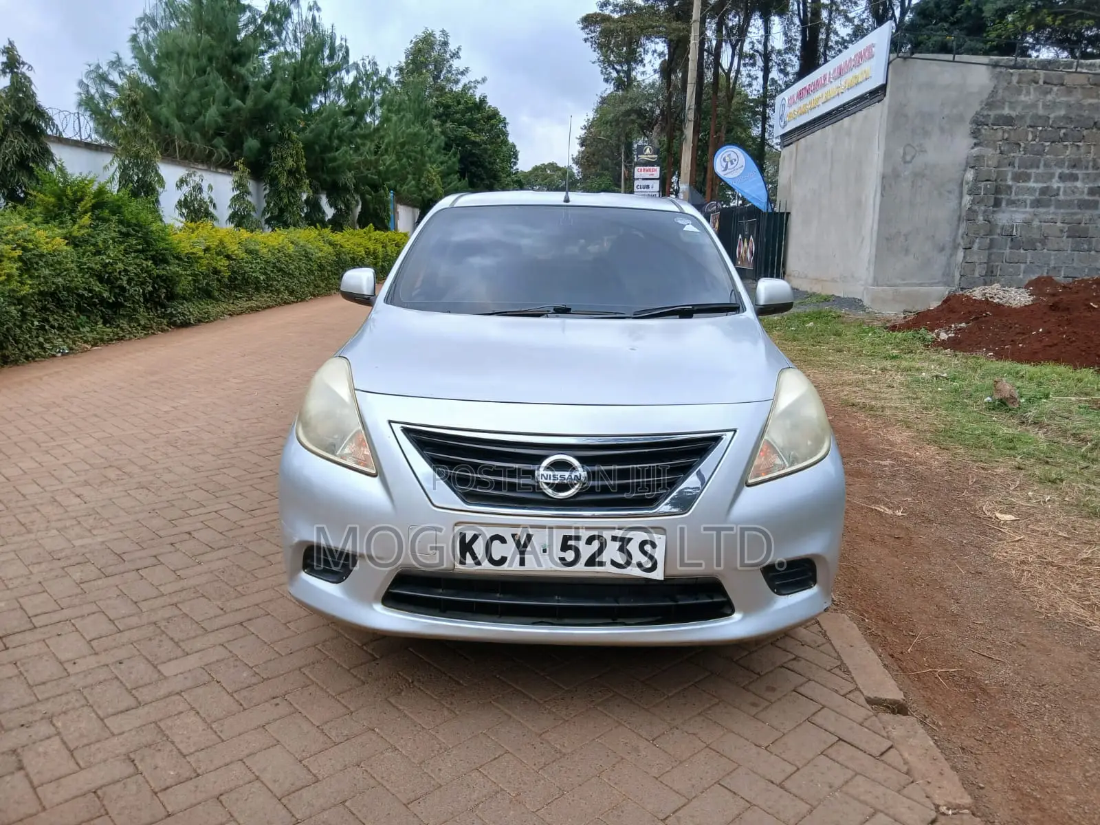 Nissan Latio 1.2 2013 Silver
