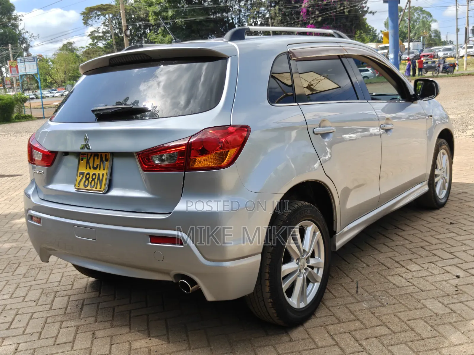 Mitsubishi RVR 2010 Silver