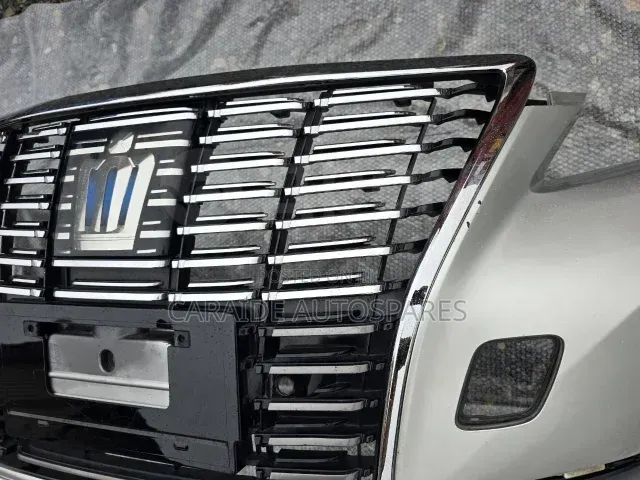 Crown Royal Saloon 2015/2016/2018 Grille