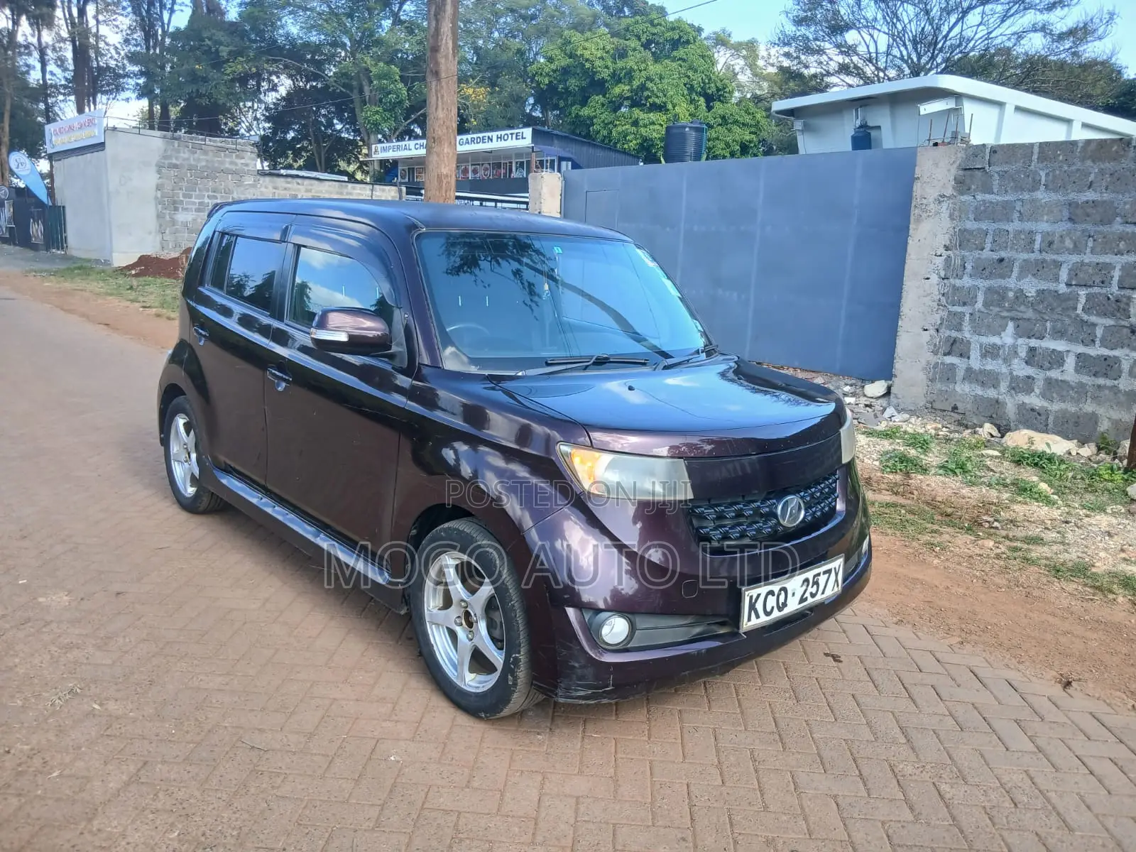 Toyota bB 2011 Purple