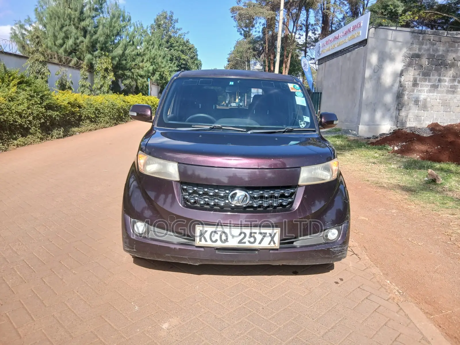 Toyota bB 2011 Purple