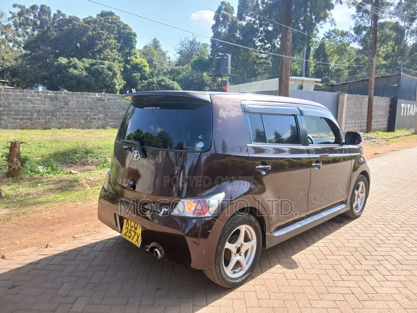 Toyota bB 2011 Purple