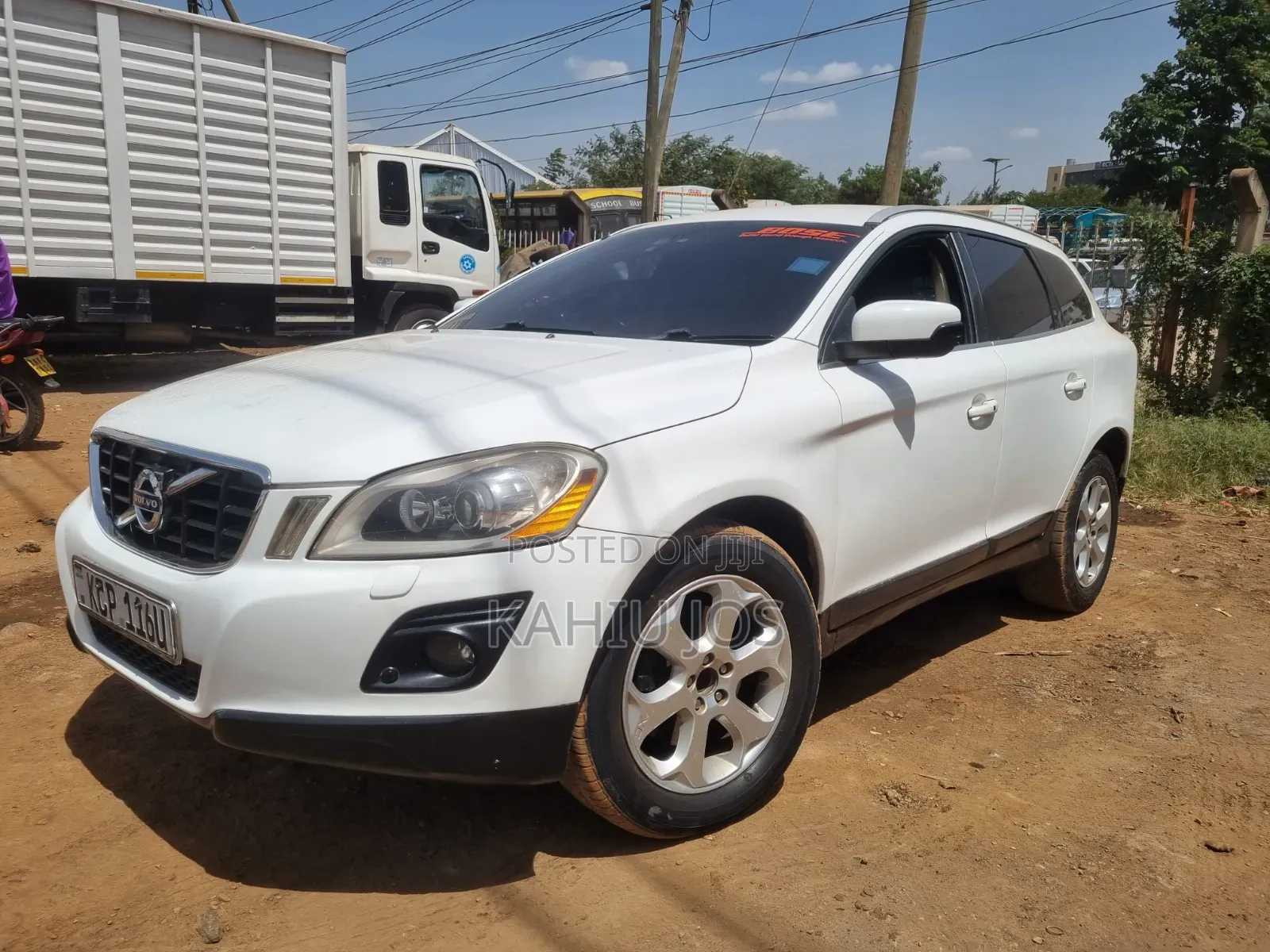 Volvo XC60 2011 White