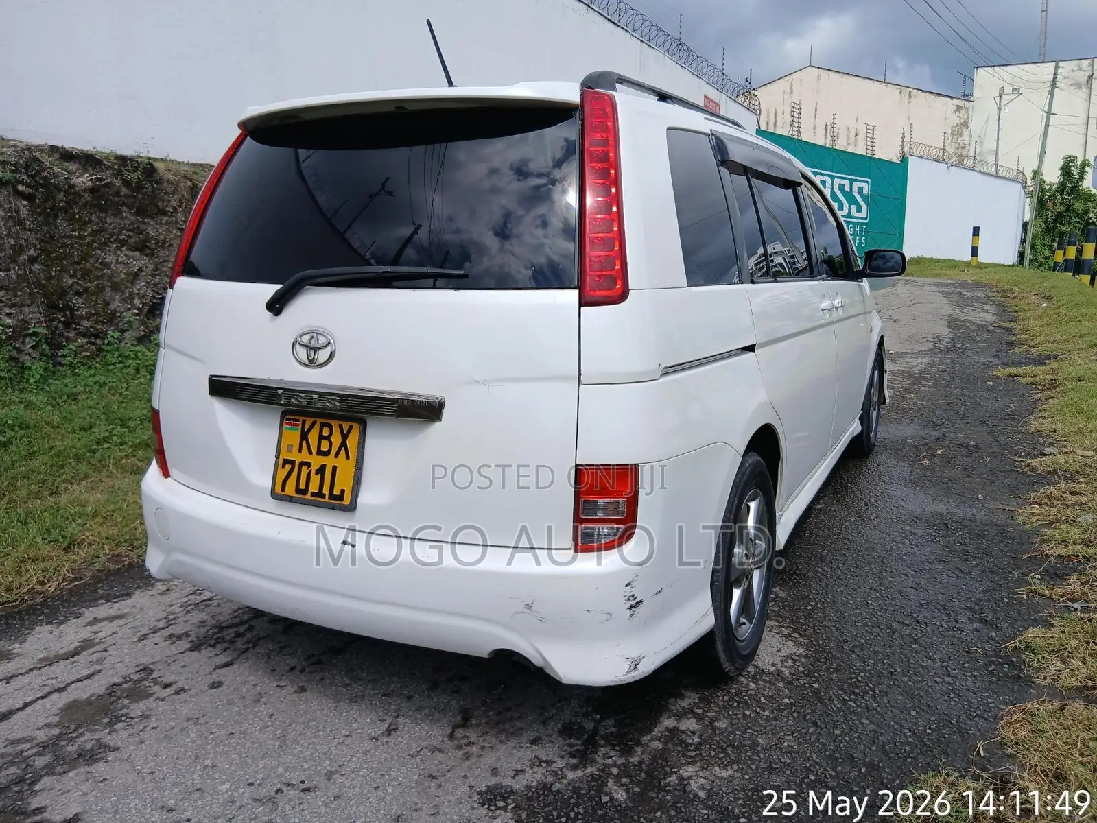 Toyota ISIS 2006 Pearl
