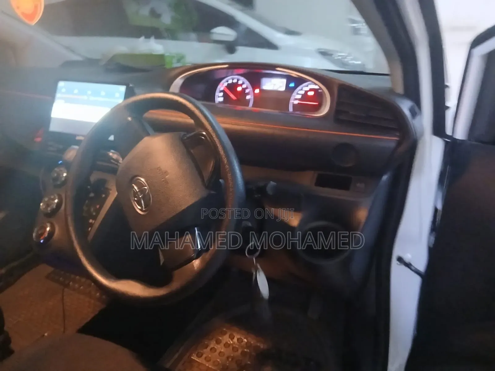 Toyota Sienta 2018 White
