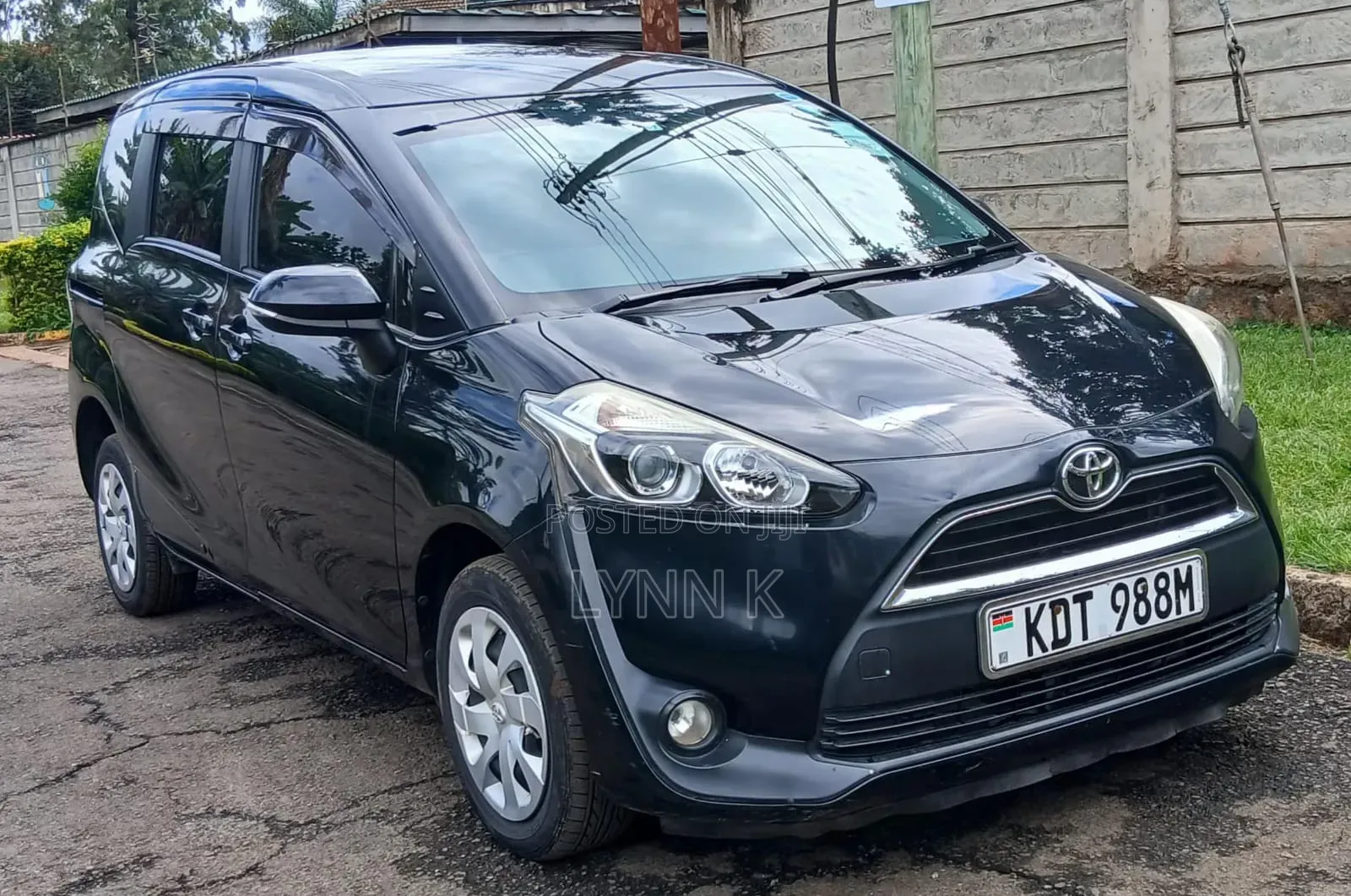 Toyota Sienta 2018 Black