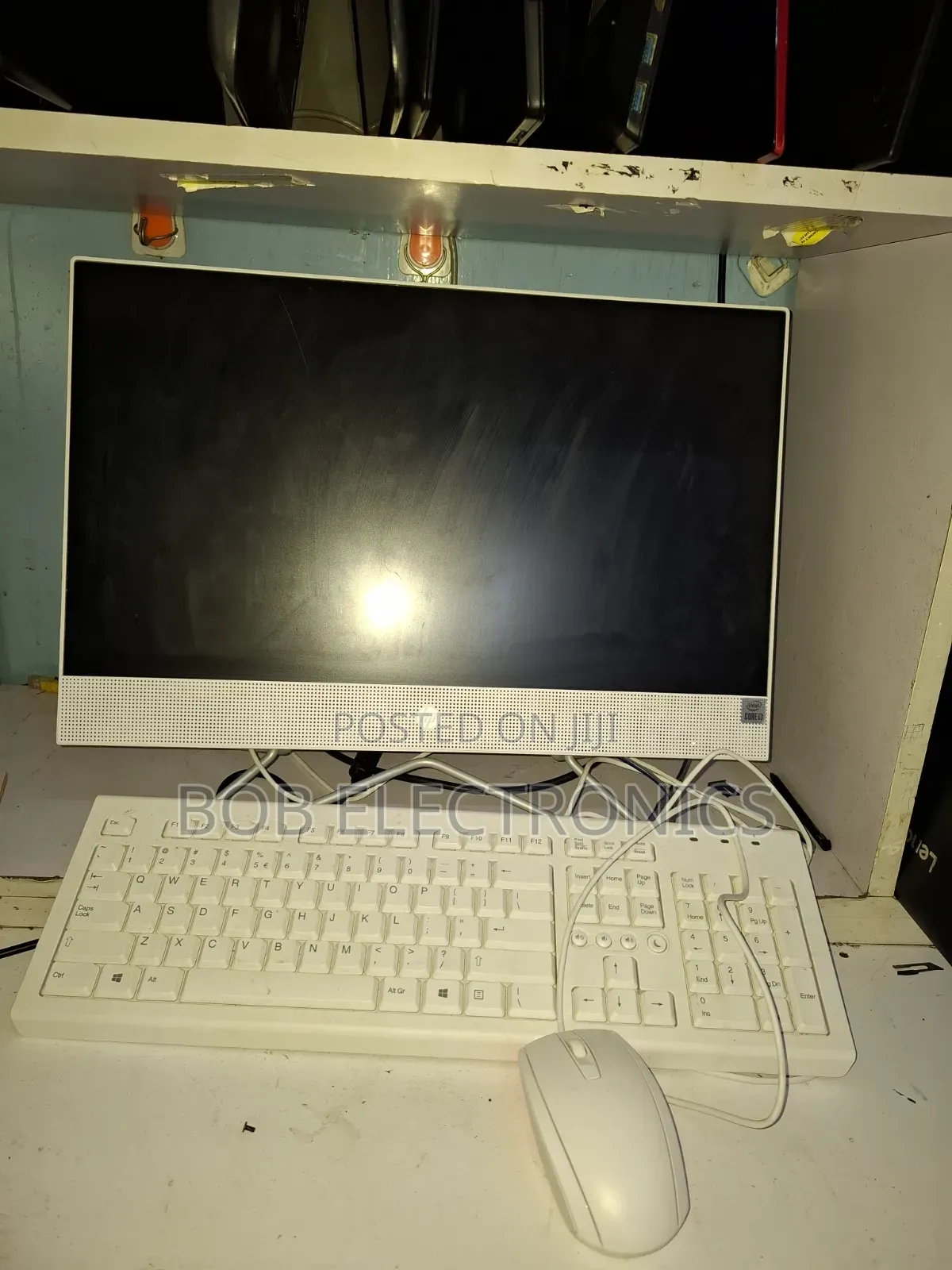 Desktop Computer HP 200 G4 22 All-in-One 8GB Intel Core i3 HDD 500GB
