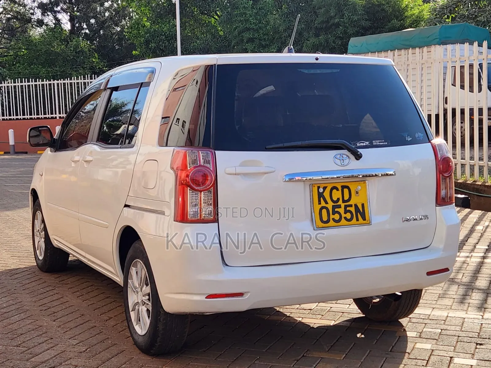 Toyota Raum 2008 White