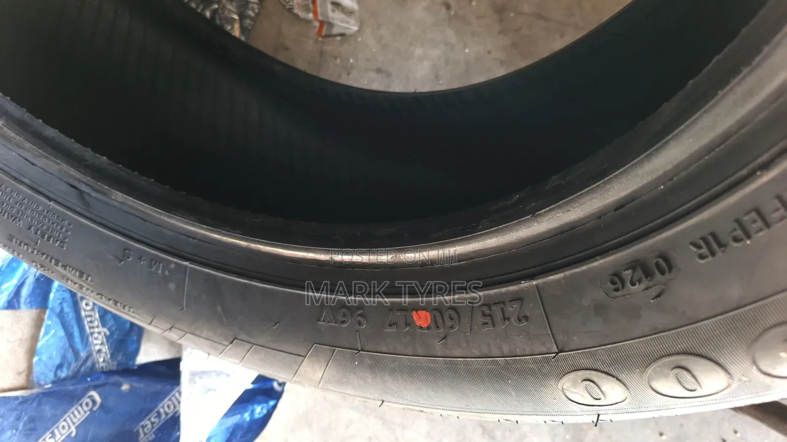 215/60r17 Comforser Cf 200