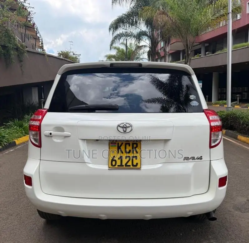 Toyota RAV4 2012 White