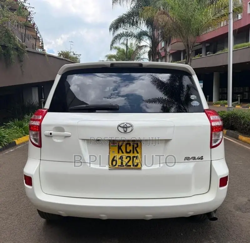 Toyota RAV4 2012 White