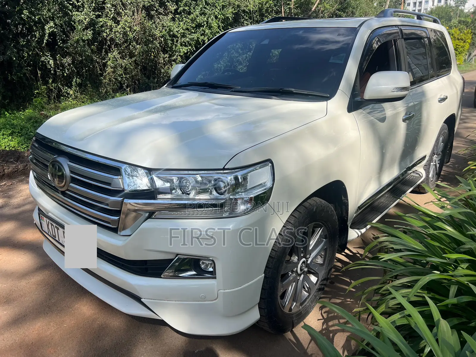 Toyota Land Cruiser 4.6 V8 ZX 2018 White