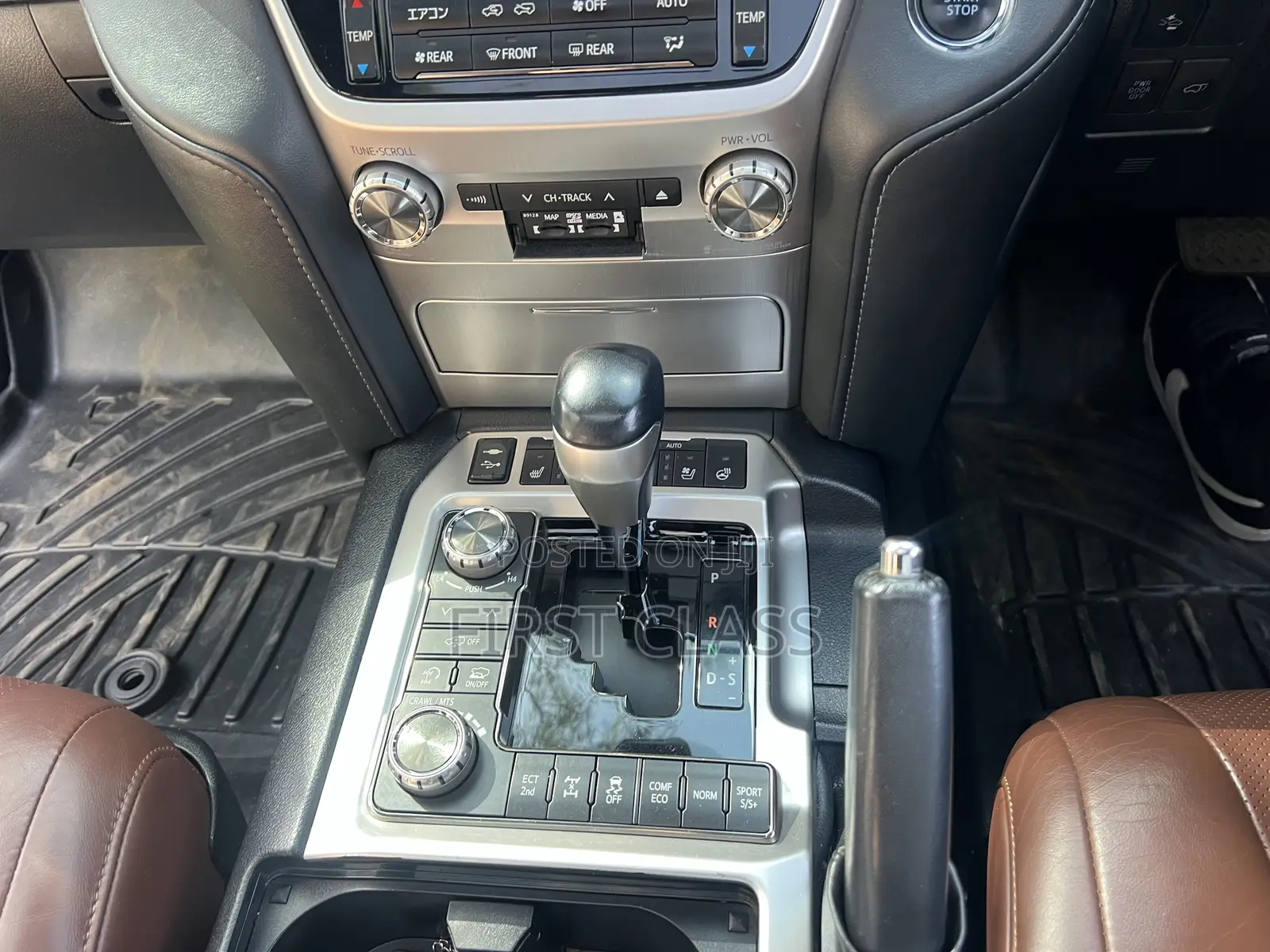 Toyota Land Cruiser 4.6 V8 ZX 2018 White
