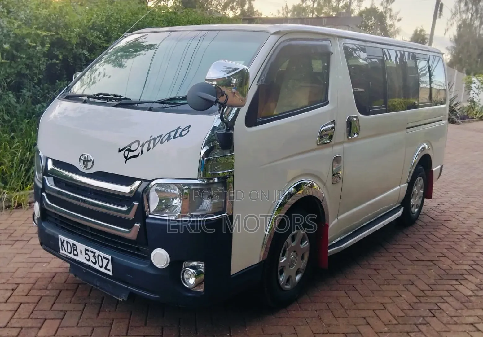 Toyota HiAce 2014 White