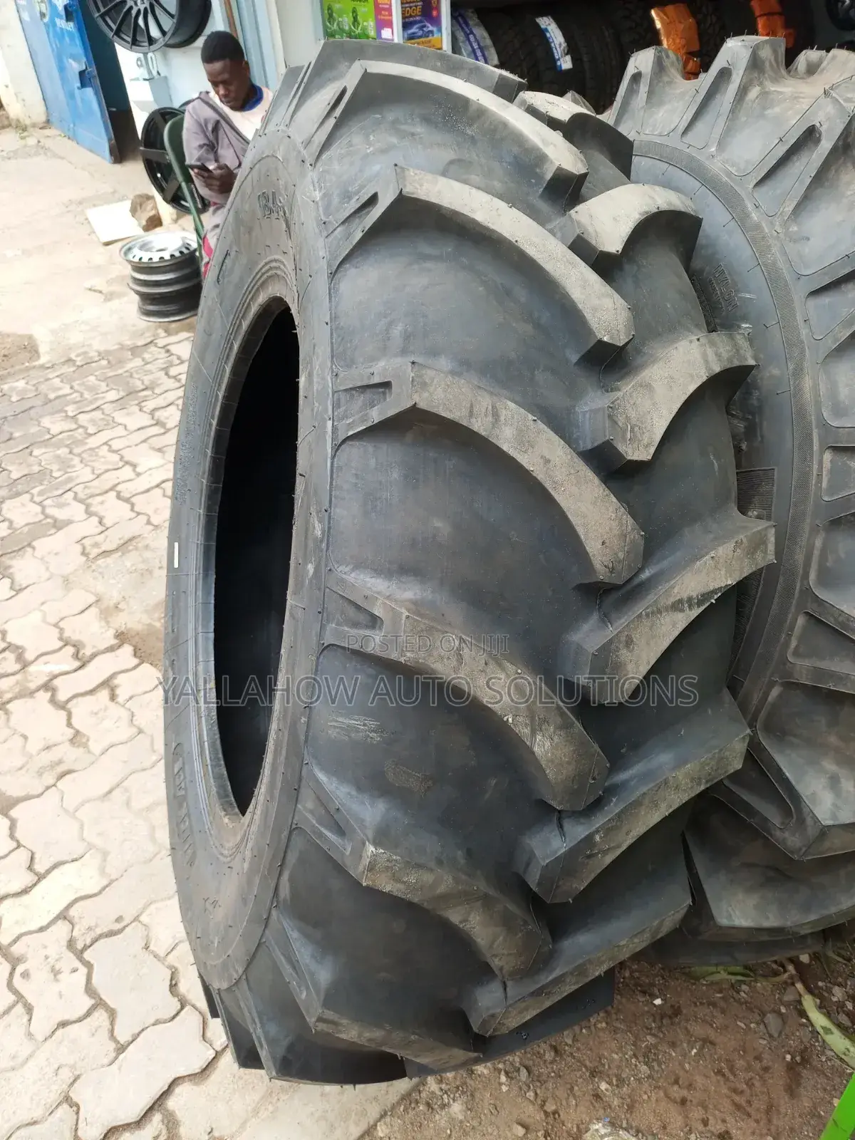 18.4-30 Black Ace Agricultural Tyre – Durable Farm Tractor Tyres.