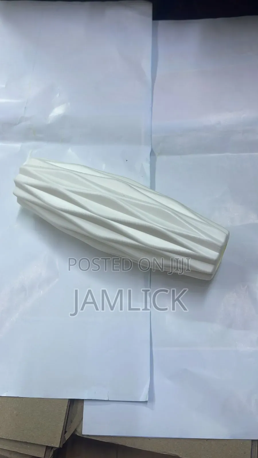 Nordic Unbreakable Wavy Vase – Plastic
- Ny