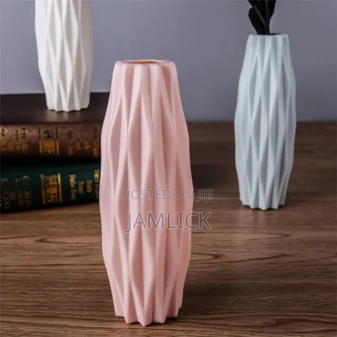 Nordic Unbreakable Wavy Vase – Plastic
- Ny