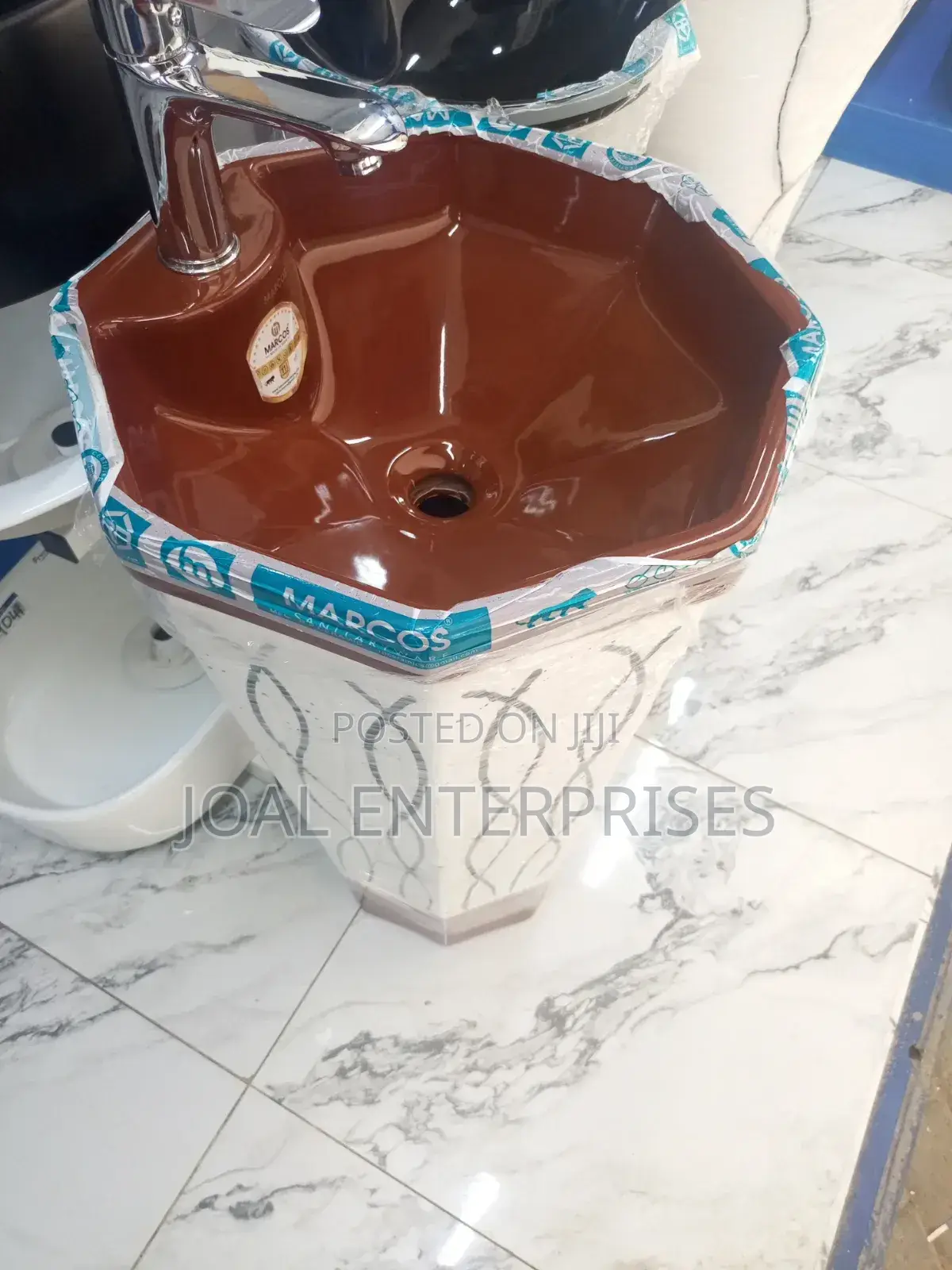 Flowered Brown Hand Wash Basin