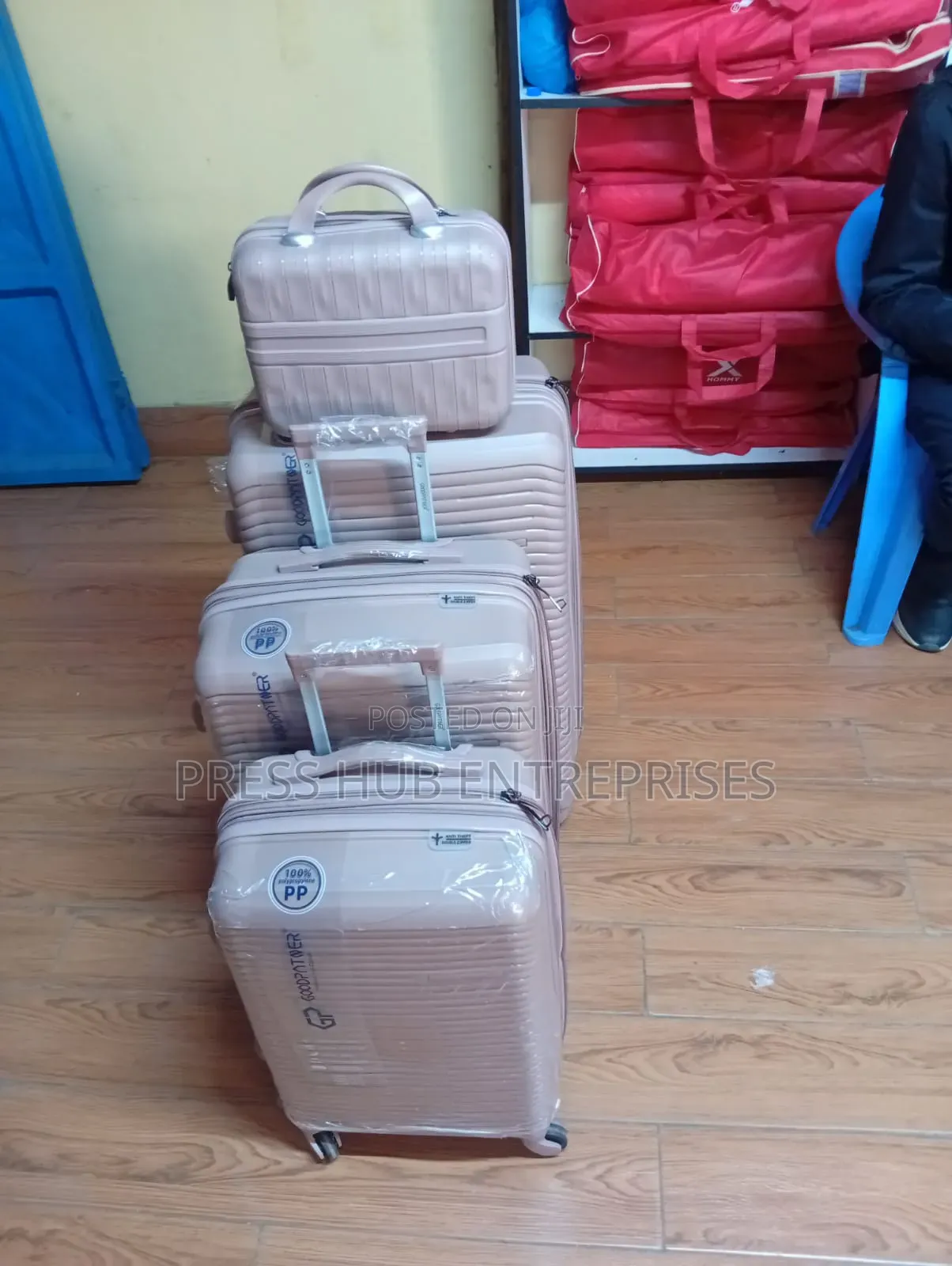 4-in-1 Unbreakable Polypropylene Rubber Suitcase Se