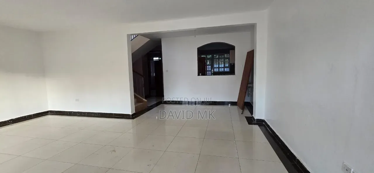 4bdrm Maisonette in Varsity Kamakis for rent