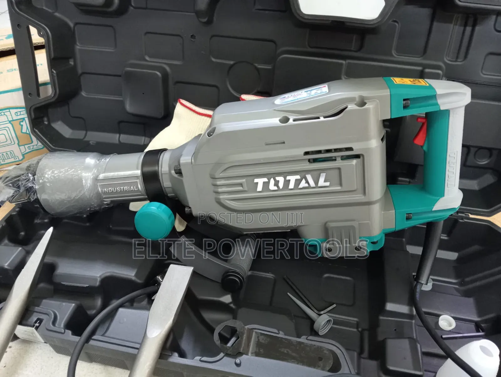 1700w Total Demolition Breaker