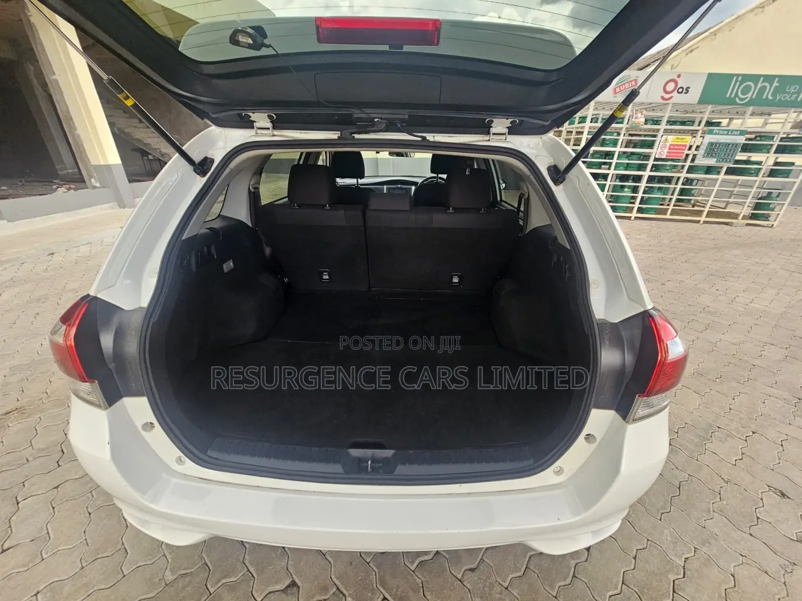 Toyota Corolla Fielder 1.5 Hybrid FWD 2019 White
