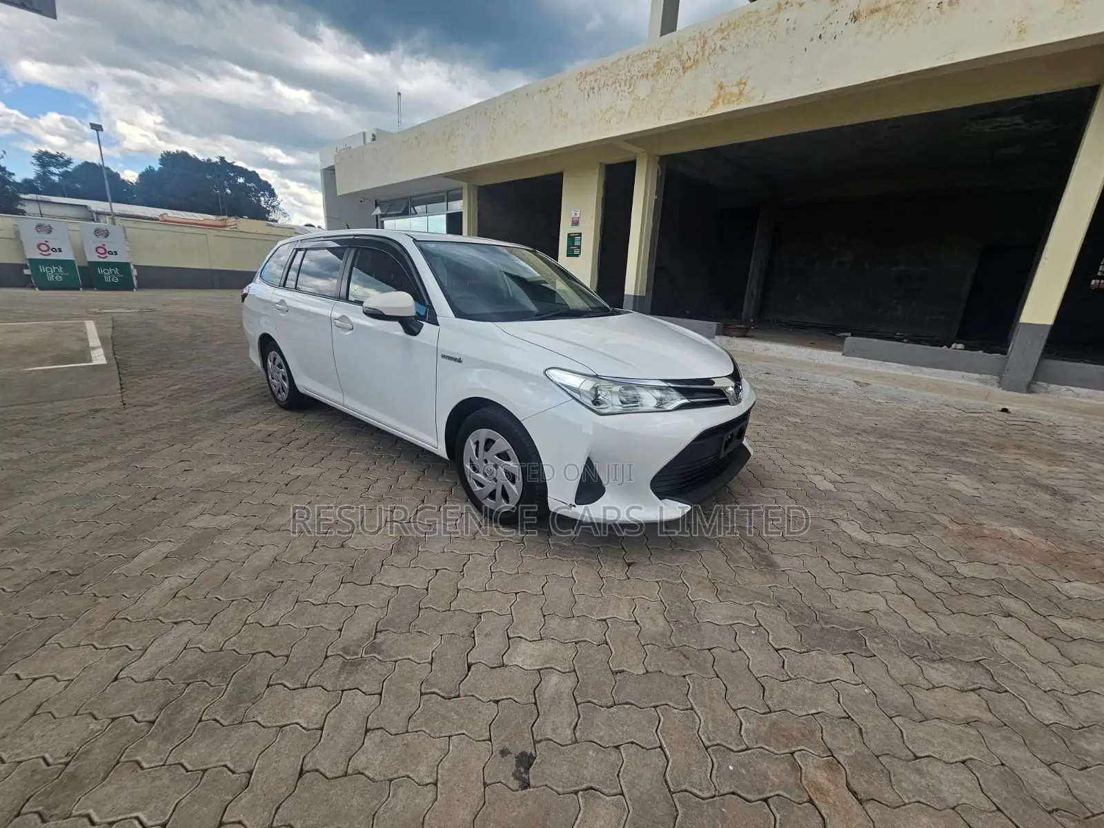 Toyota Corolla Fielder 1.5 Hybrid FWD 2019 White