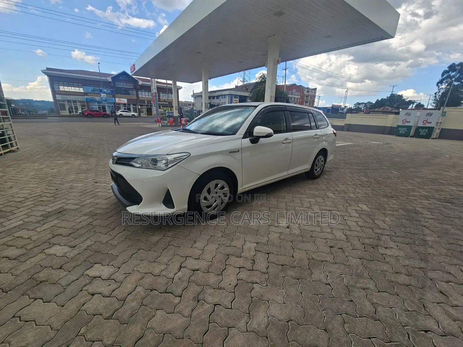 Toyota Corolla Fielder 1.5 Hybrid FWD 2019 White