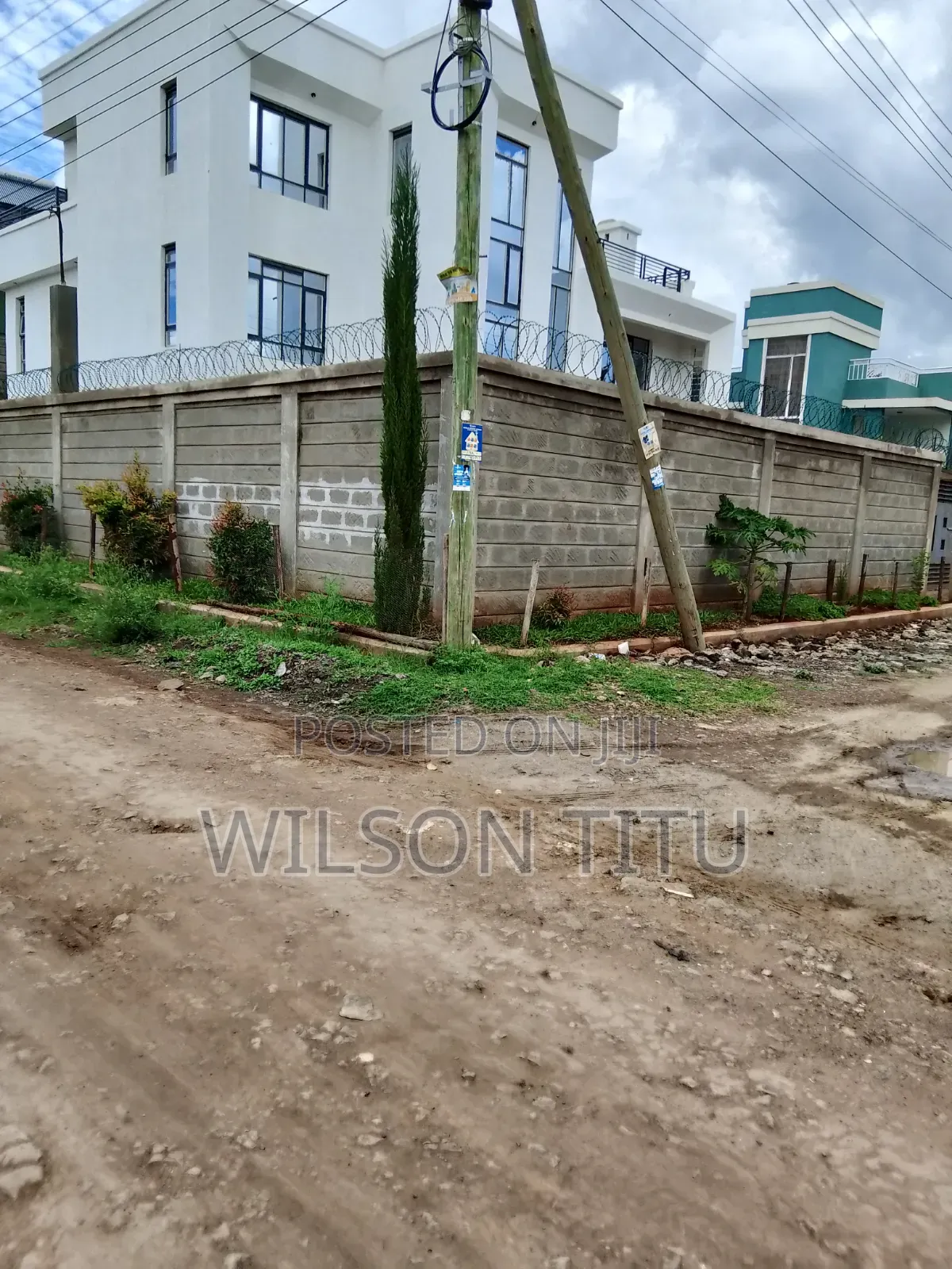Plor for 50*100 Green Vallet Estate