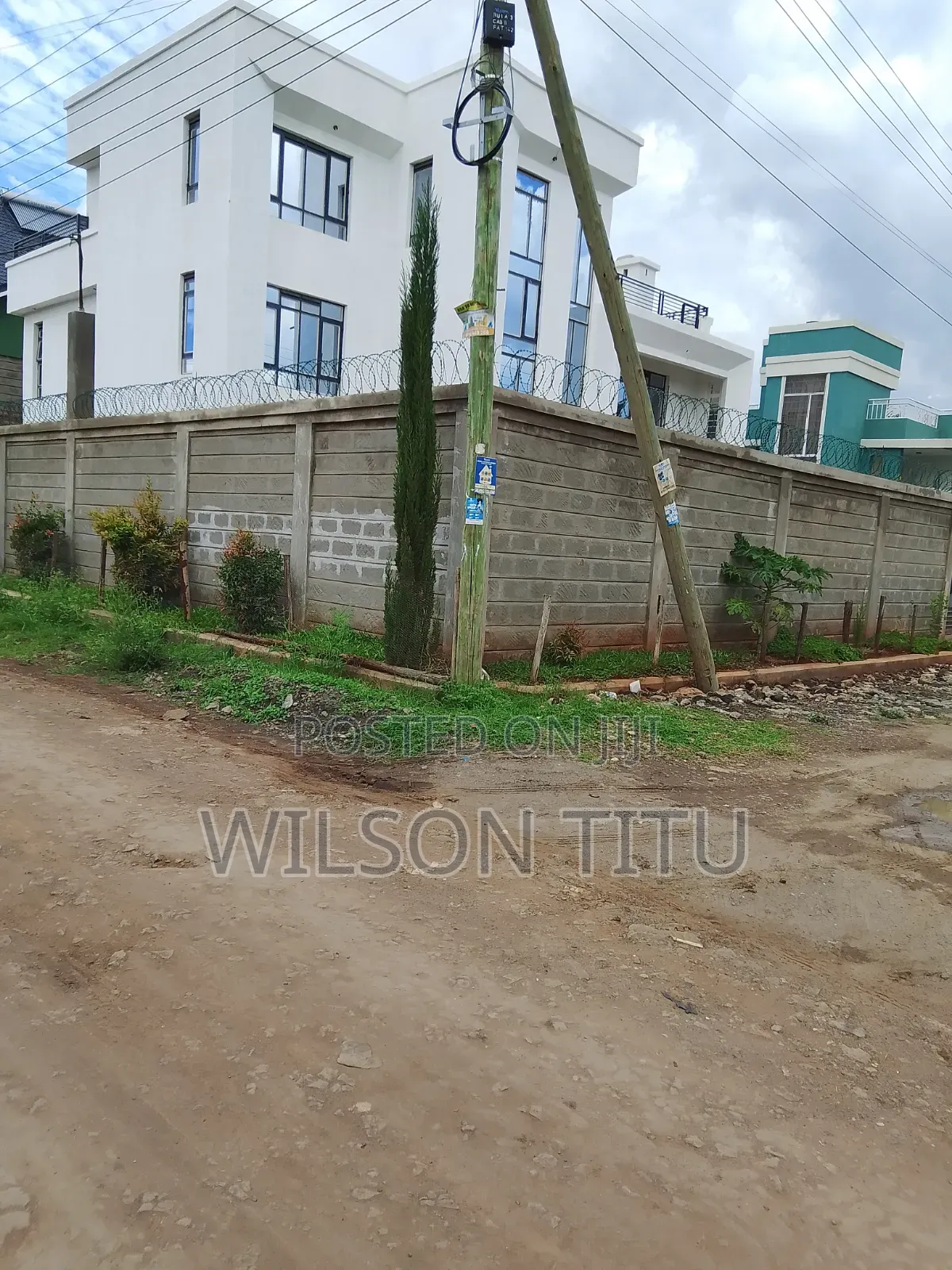 Plor for 50*100 Green Vallet Estate