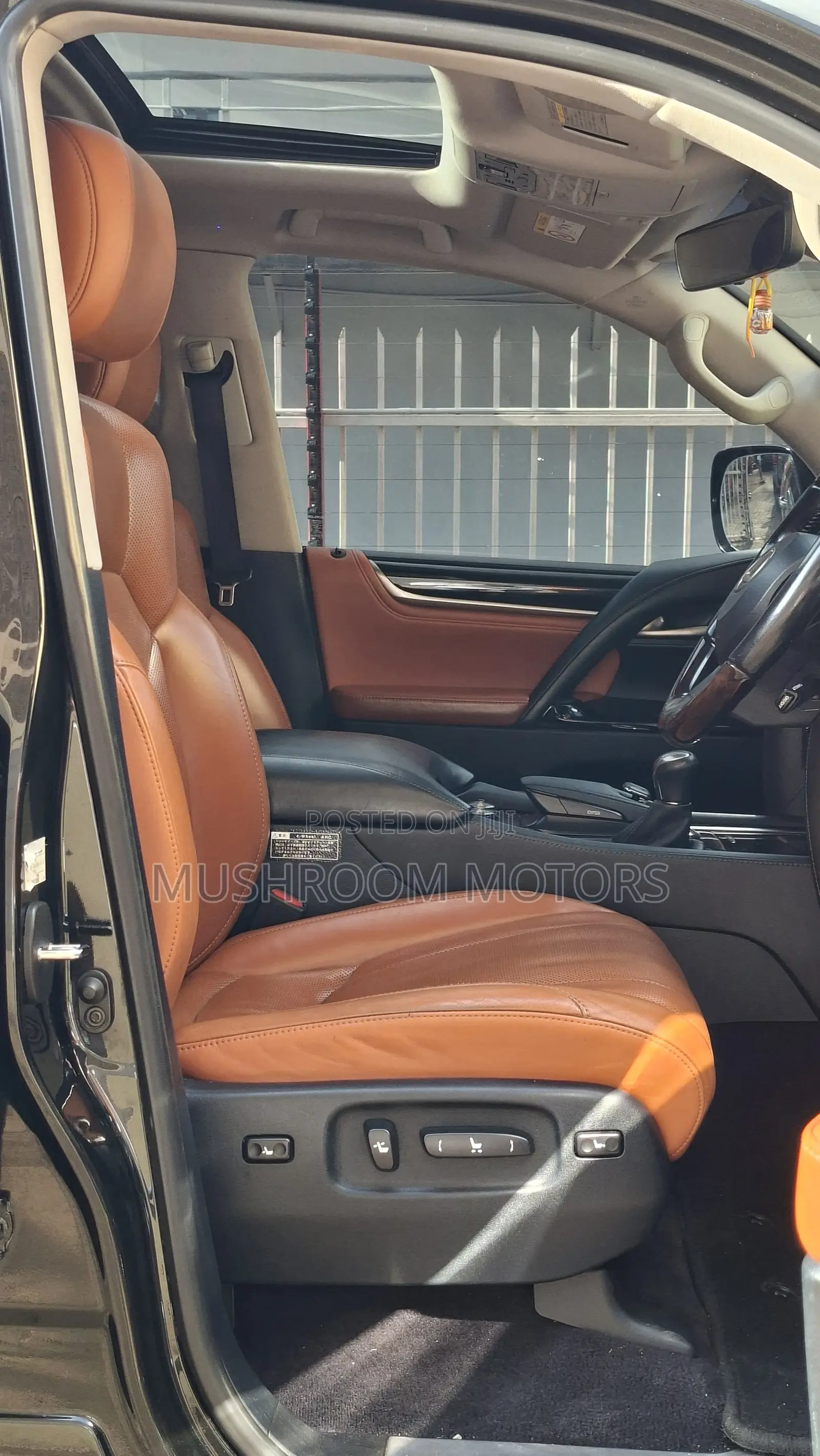 Lexus LX 570 (5 seats) AWD 2015 Black