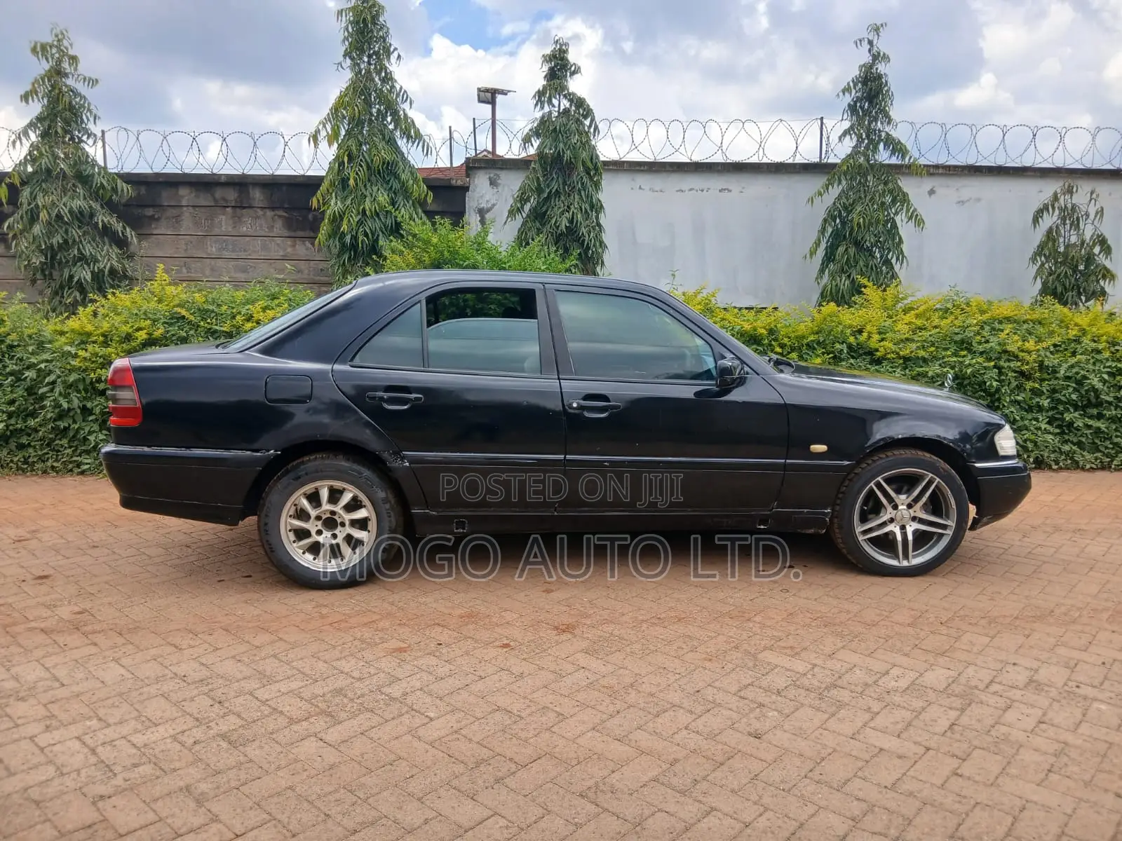 Mercedes-Benz C200 2000 Black