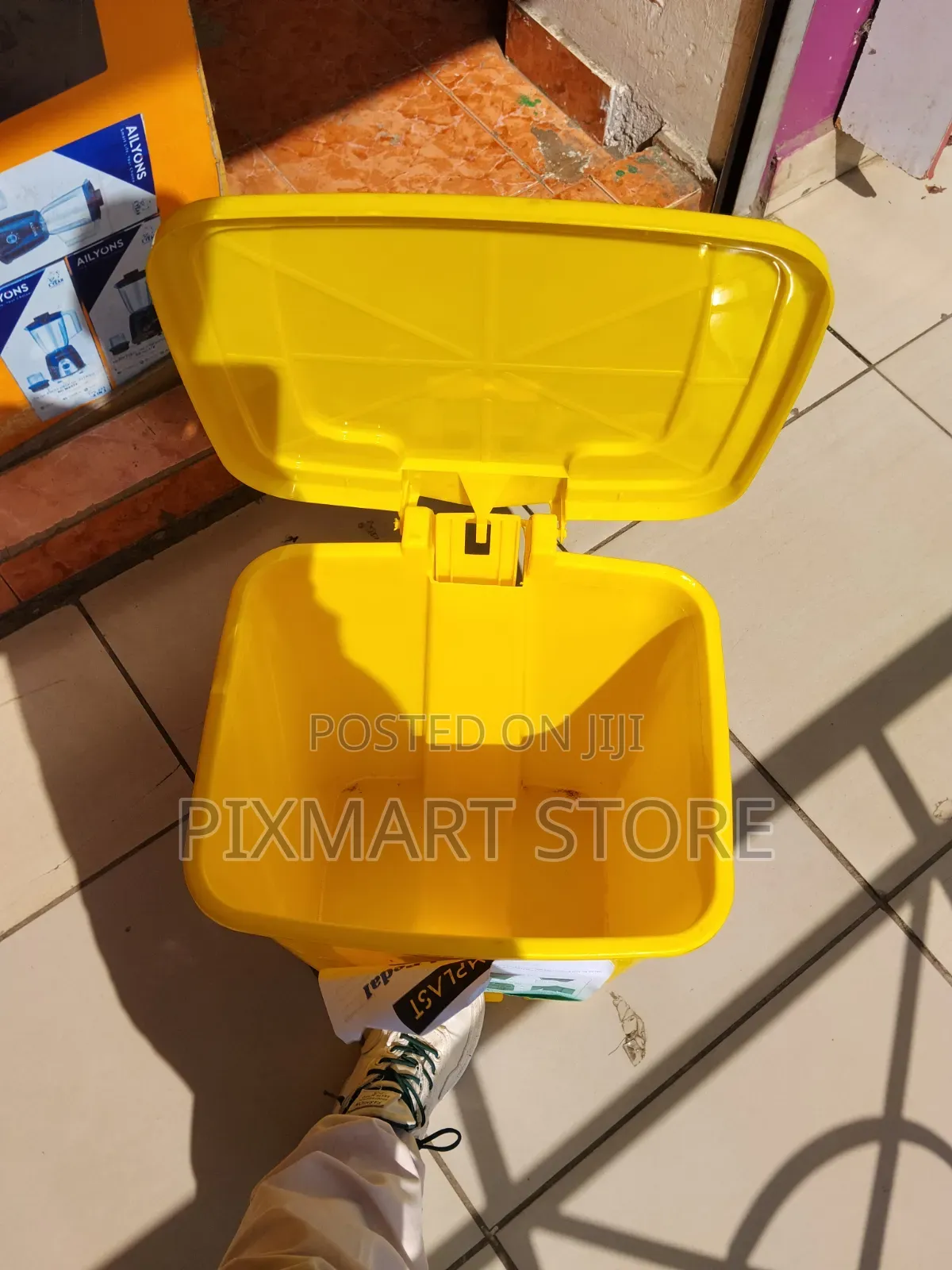 Hygienic 30l Foot Operated Waste Bin