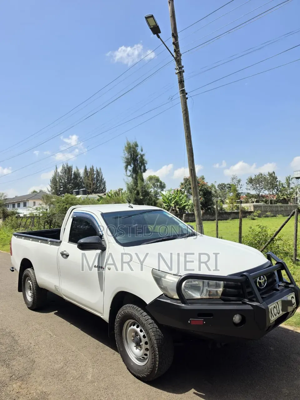 Toyota Hilux SR 4x4 2019 White