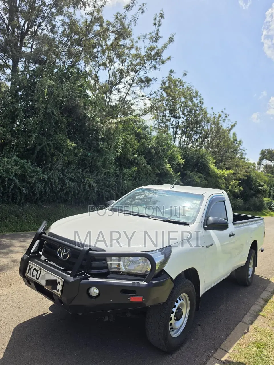 Toyota Hilux SR 4x4 2019 White