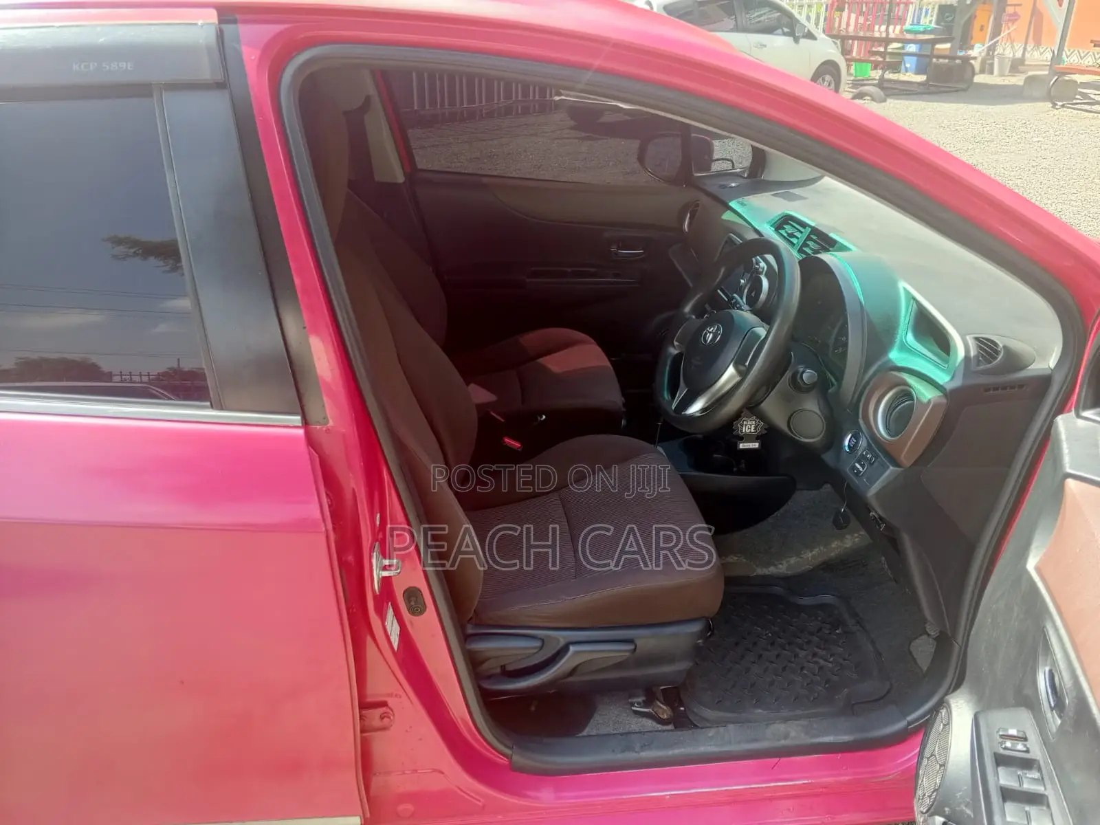 Toyota Vitz 2011 Pink