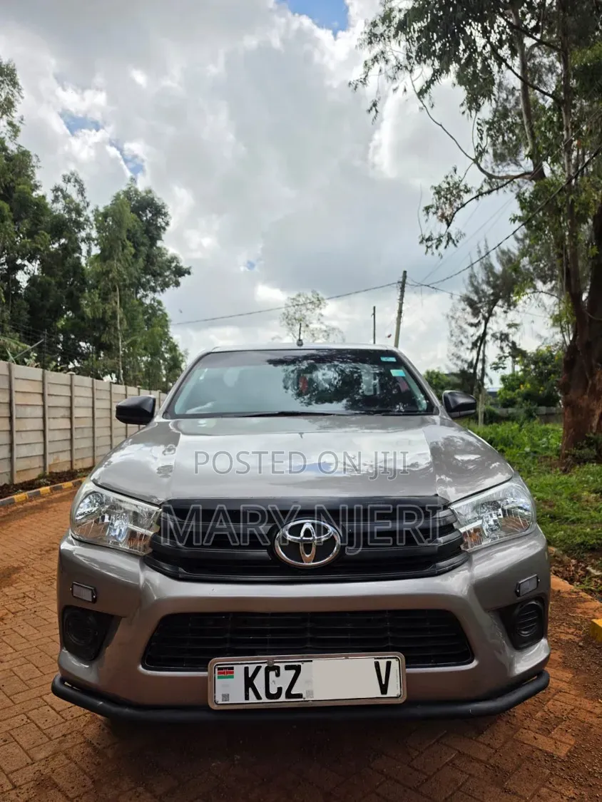 Toyota Hilux 2.4 Diesel 2020 Gray
