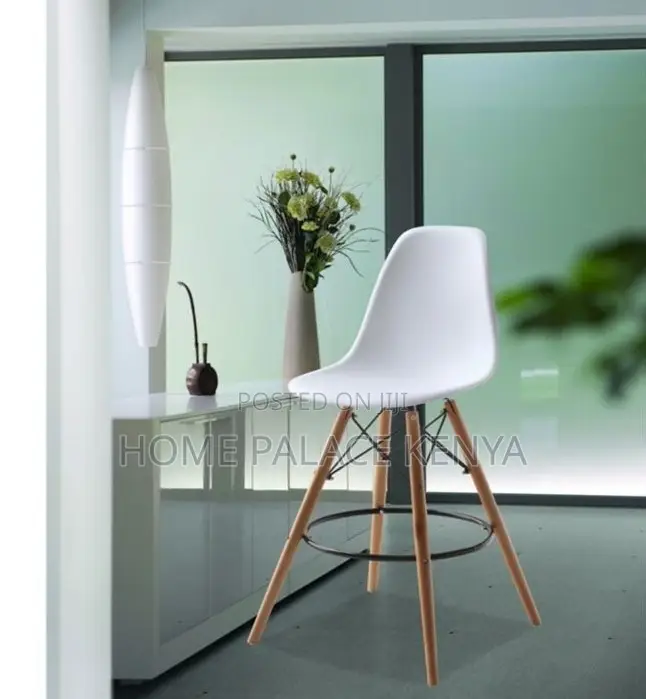 Bar Stool: Eames Style High Bar Chair