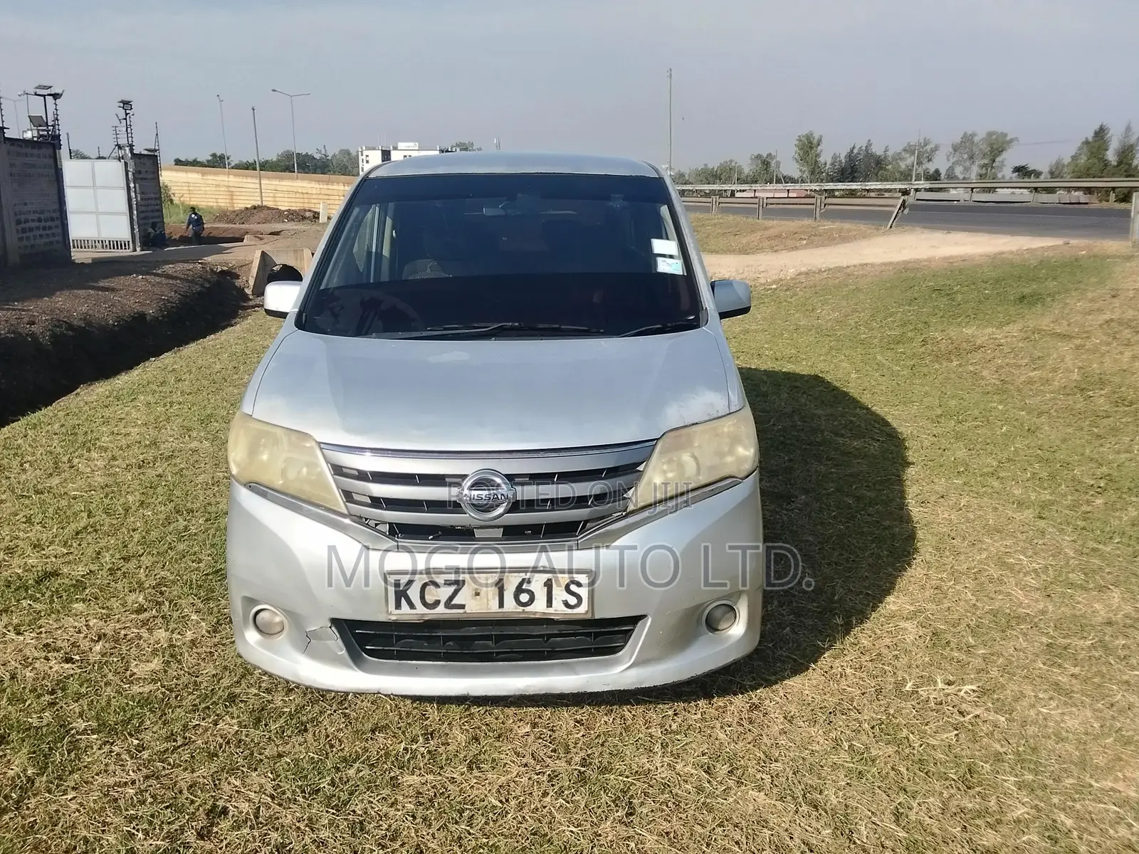 Nissan Serena 2013 Silver