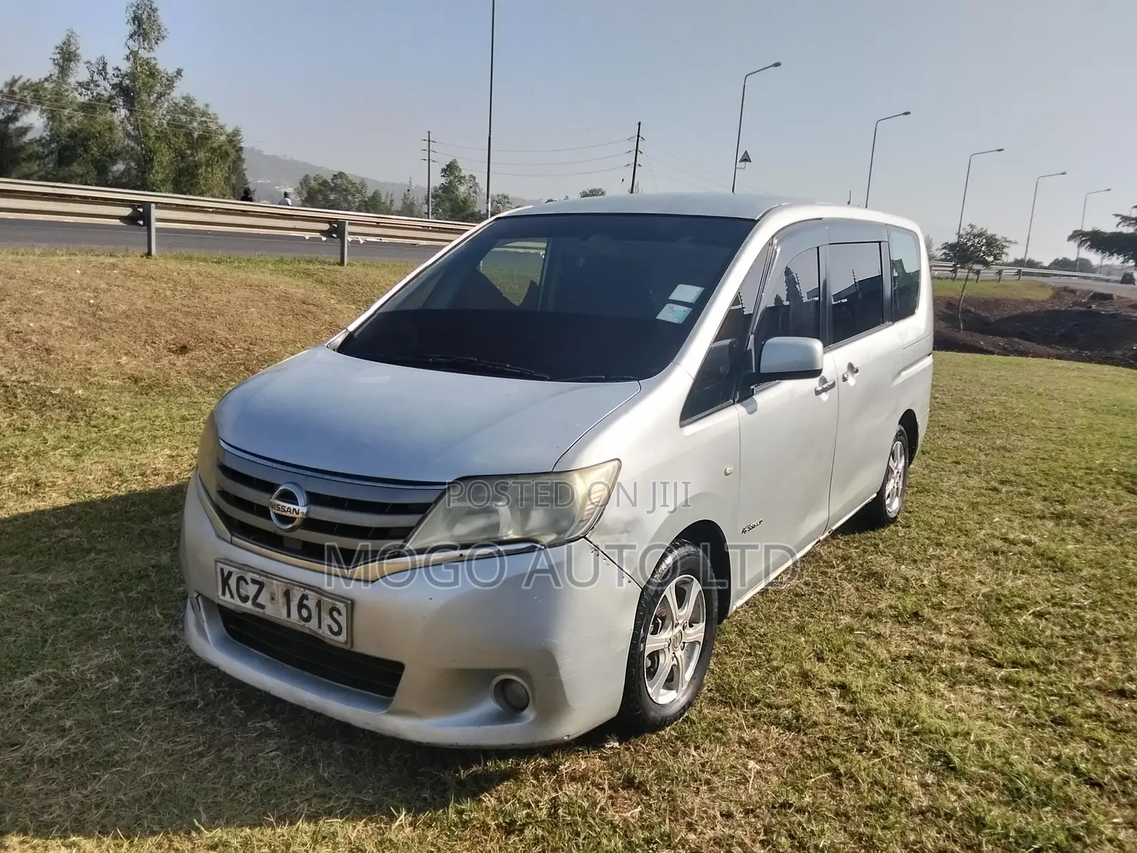 Nissan Serena 2013 Silver