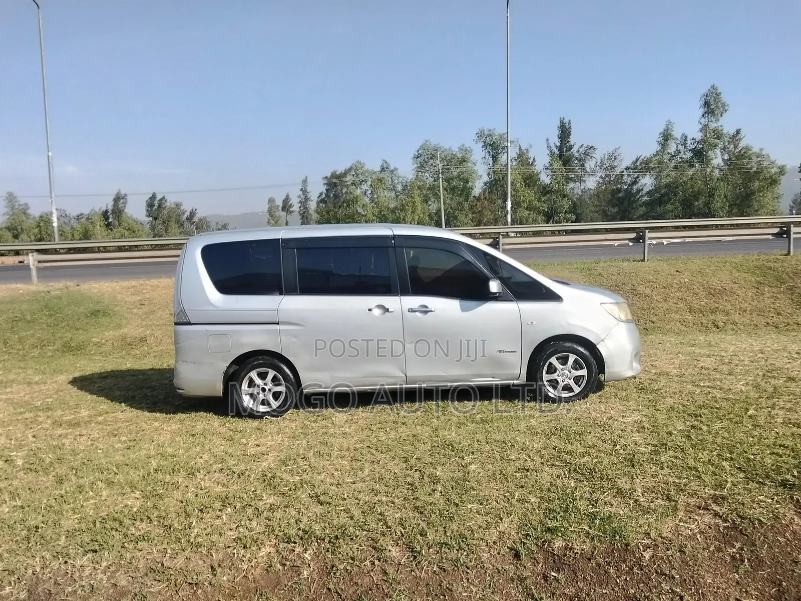 Nissan Serena 2013 Silver