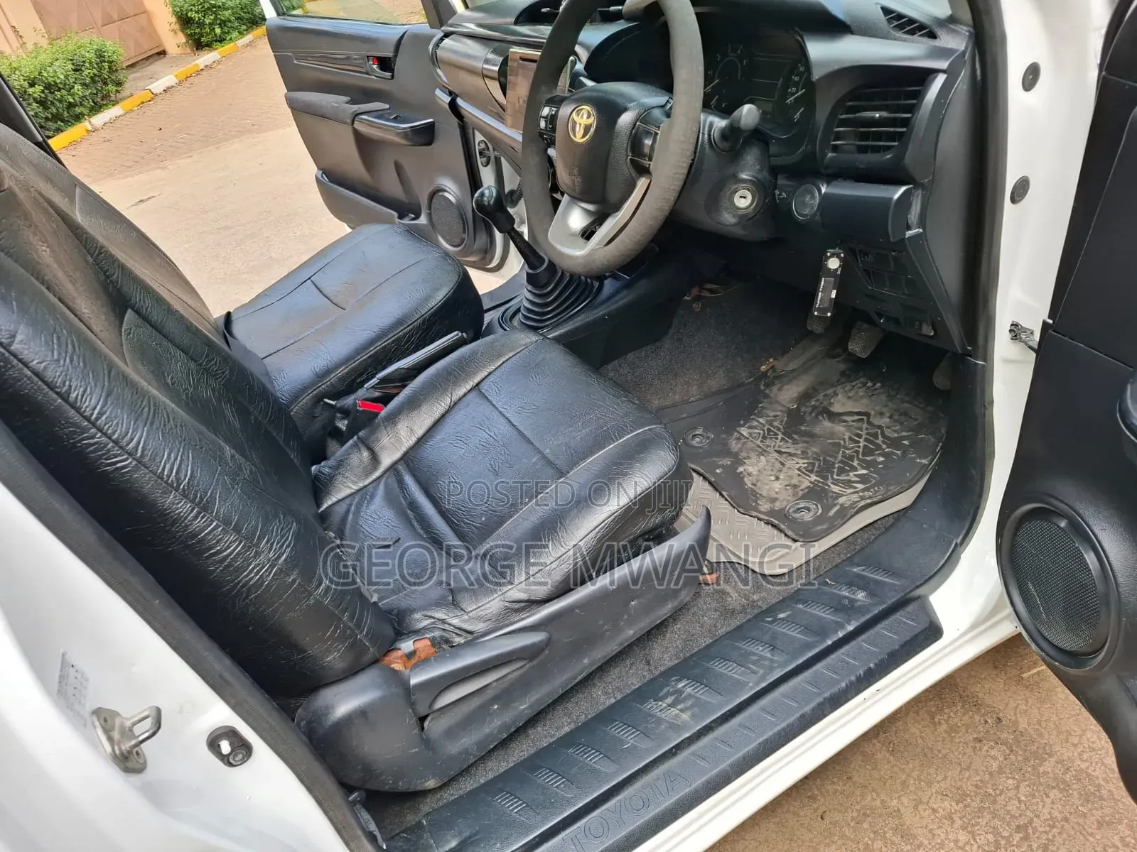 Toyota Hilux 2016 White