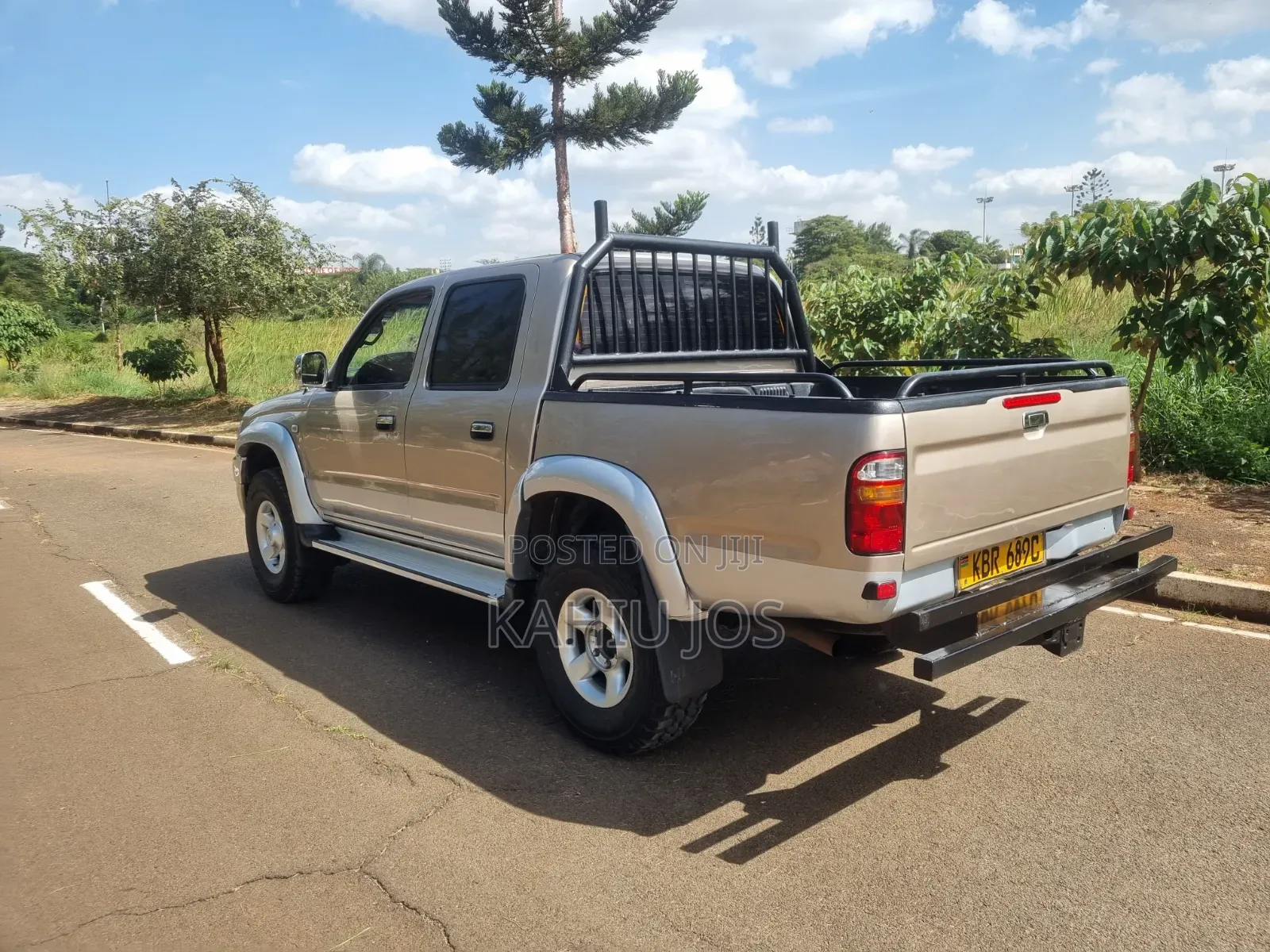 Toyota Hilux 2.5 Cab 2005 Gold
