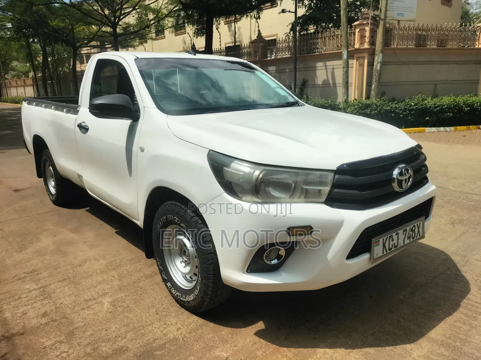 Toyota Hilux 2016 White