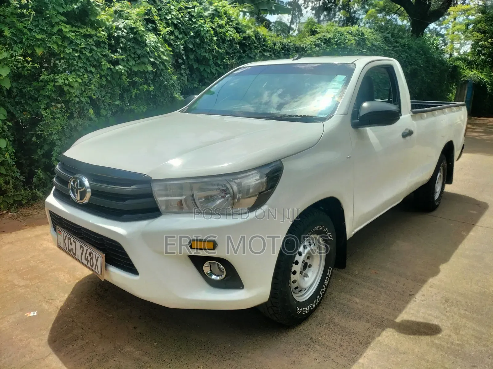 Toyota Hilux 2016 White
